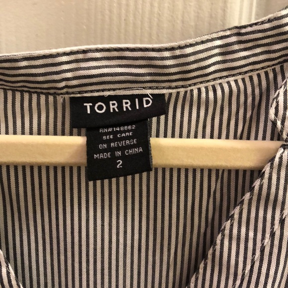 Torrid button up. - Picture 8 of 8